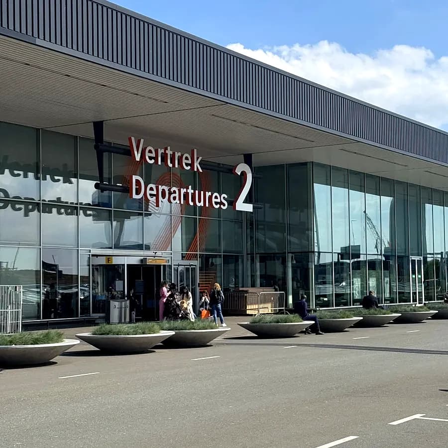Uw luchthaventransfer bij Schiphol Vertrek 2